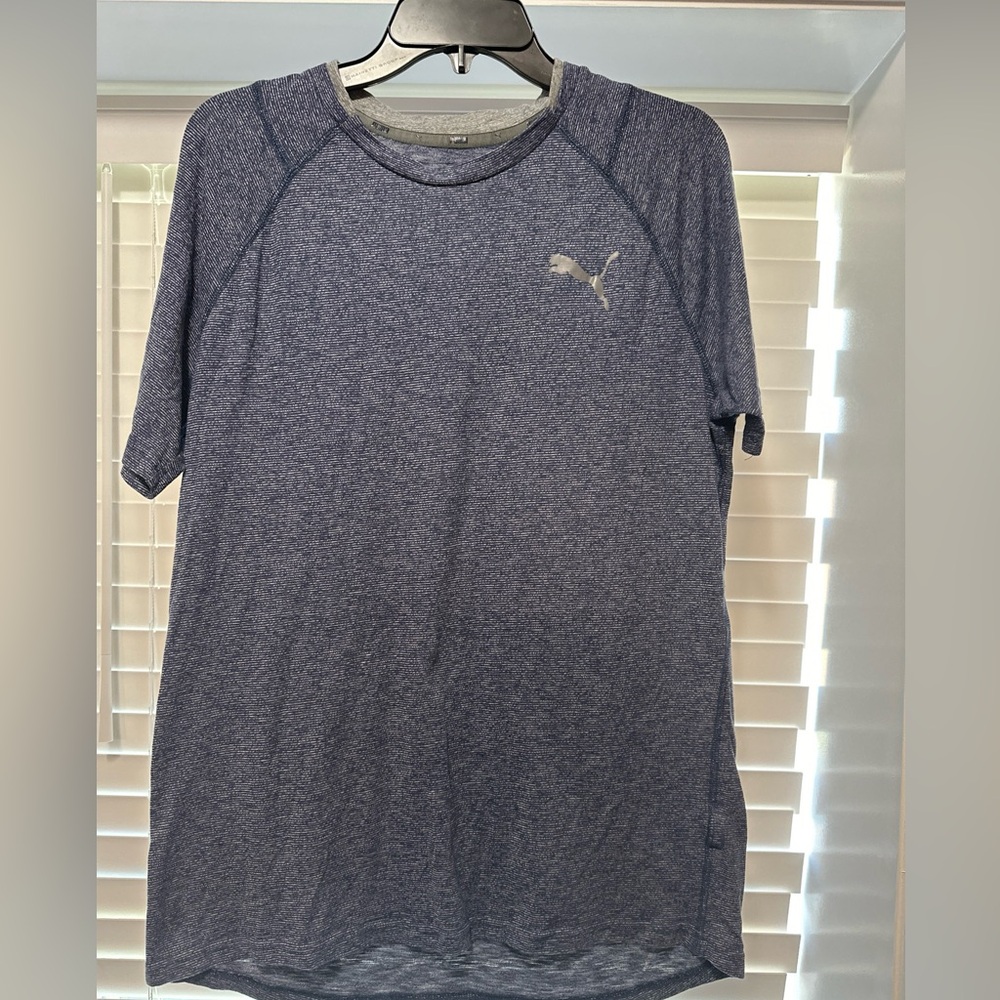 Men’s Puma Athletic  T-shirt Size Medium Color Blue/ grey